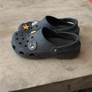 CROCS Kids Black Water Shoes with Fun Charms Kids Cartoon Shark Garden Clogs - Lightweight, Breathable  main image 3